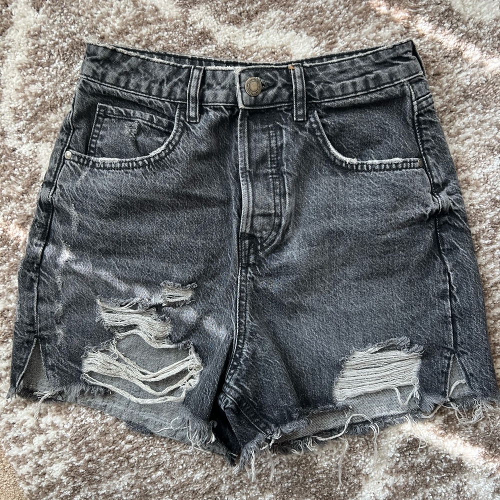 Zara High Rise Denim Shorts Size 6!